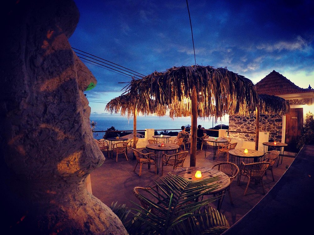 Pukiki Tiki Bar